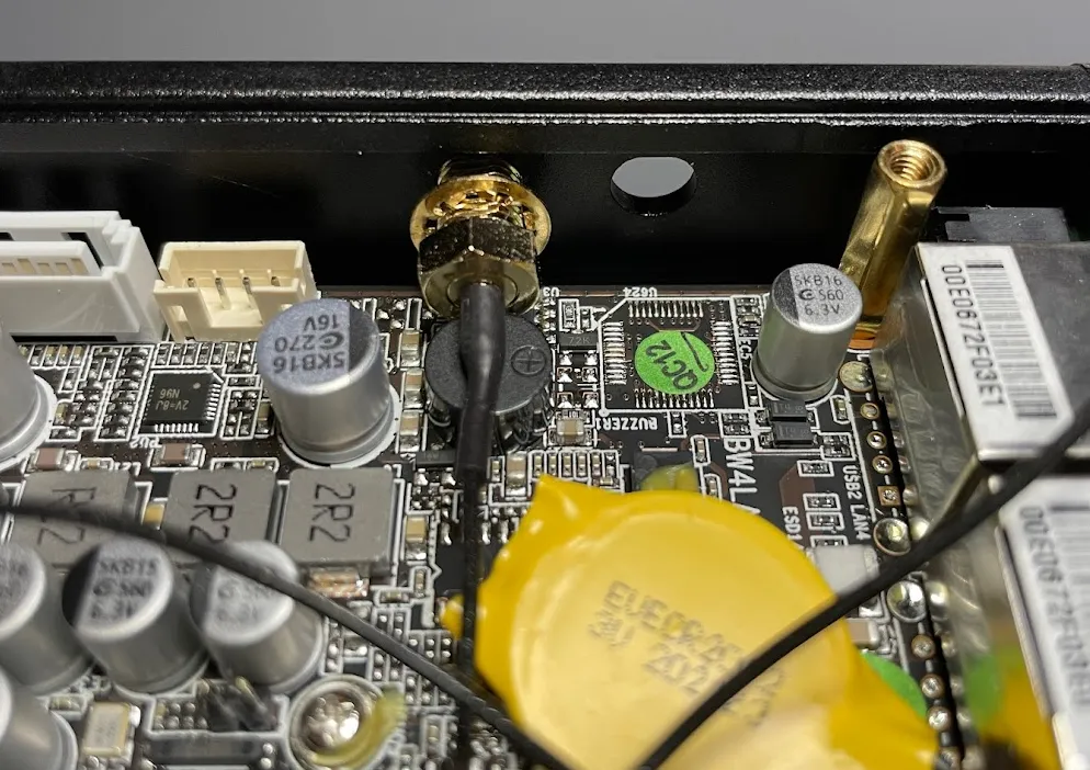 inside View remove LTE antenna